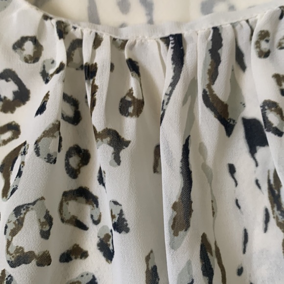 Ann Taylor Loft cream w olive/brown pattern lined sheer tank EUC - Picture 3 of 5